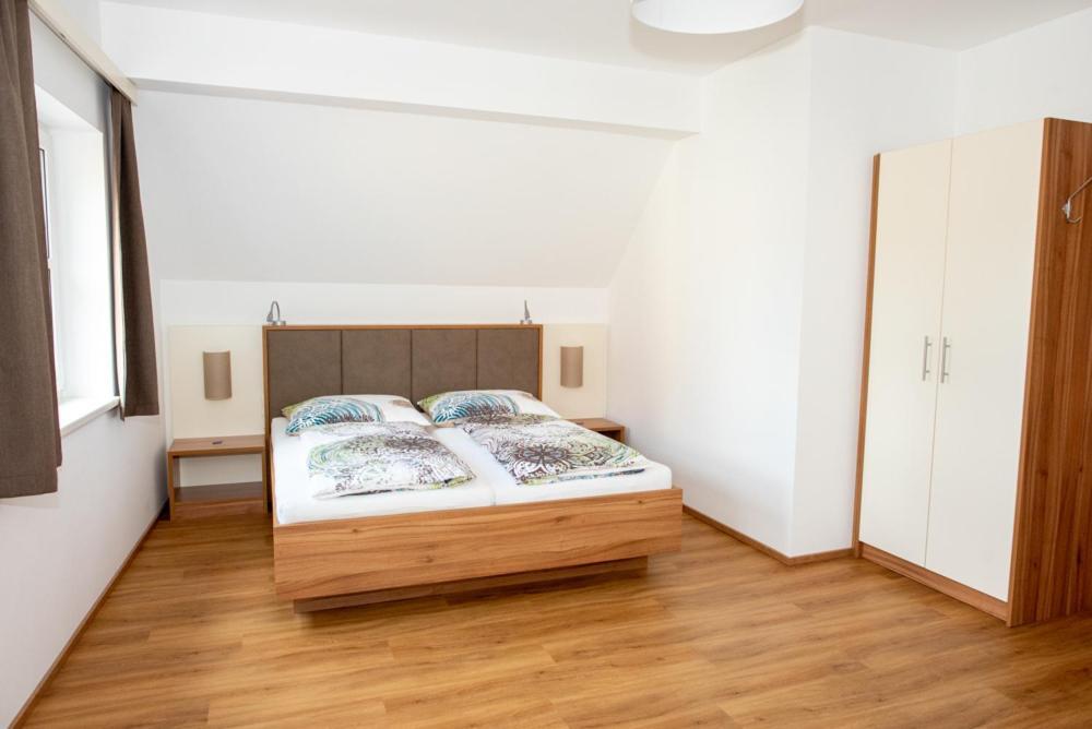 Gaestehaus Schuetz Spitz an der Donau ภายนอก รูปภาพ